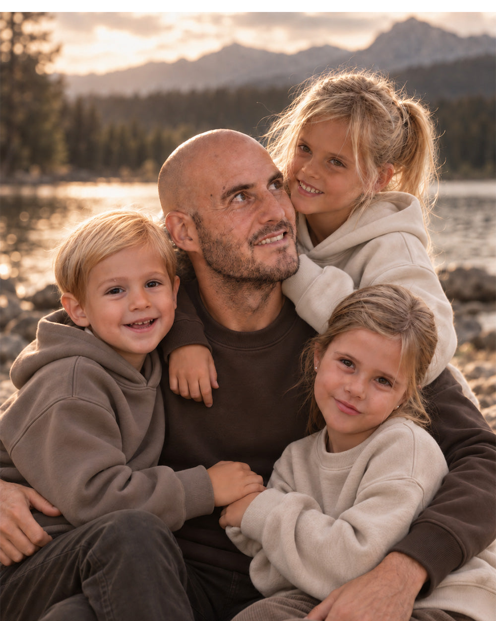 Über Santana Vega Familienfoto mit Gründer und Kinder