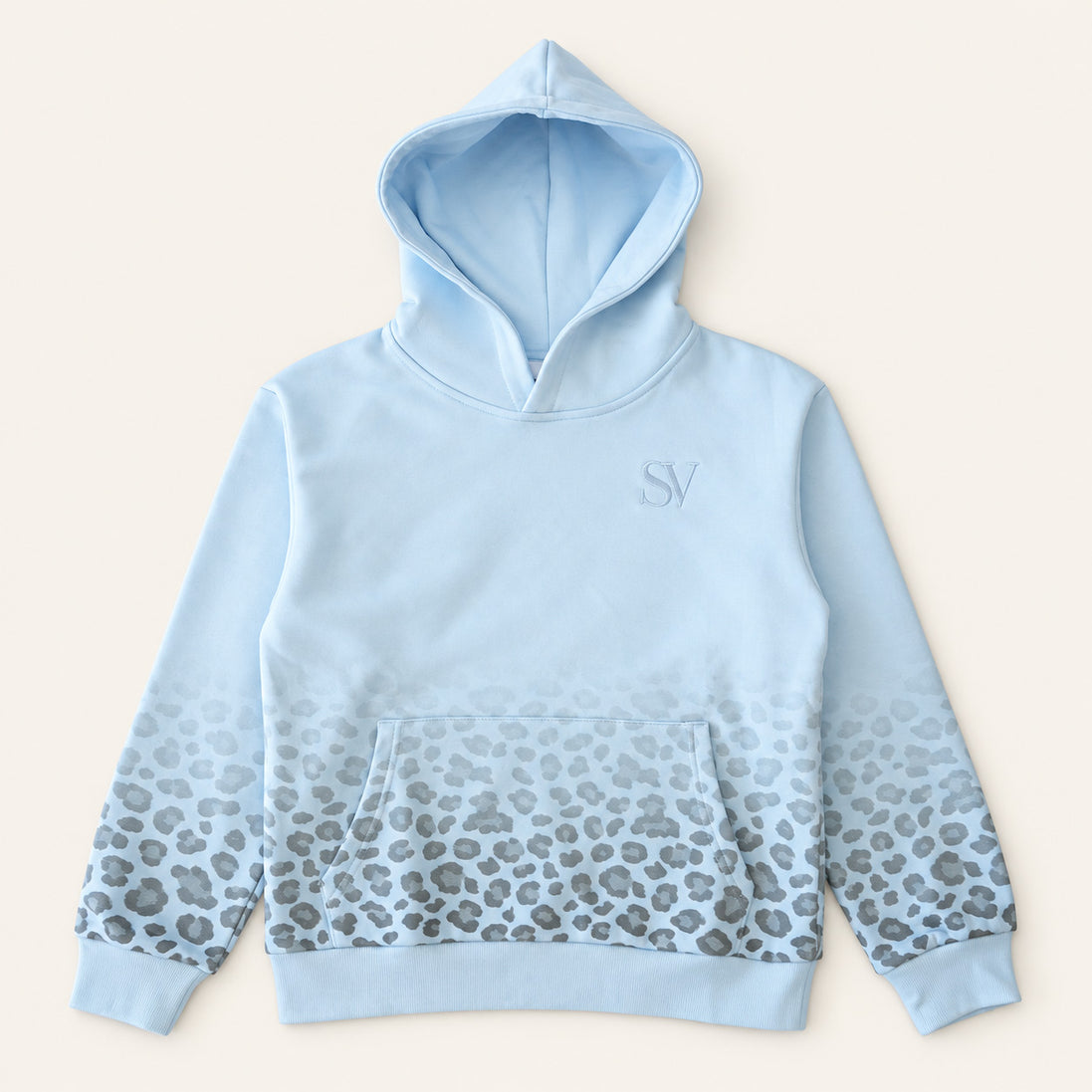 Hellblauer Hoodie mit Leopardenmuster von Santana Vega, Vorderansicht
