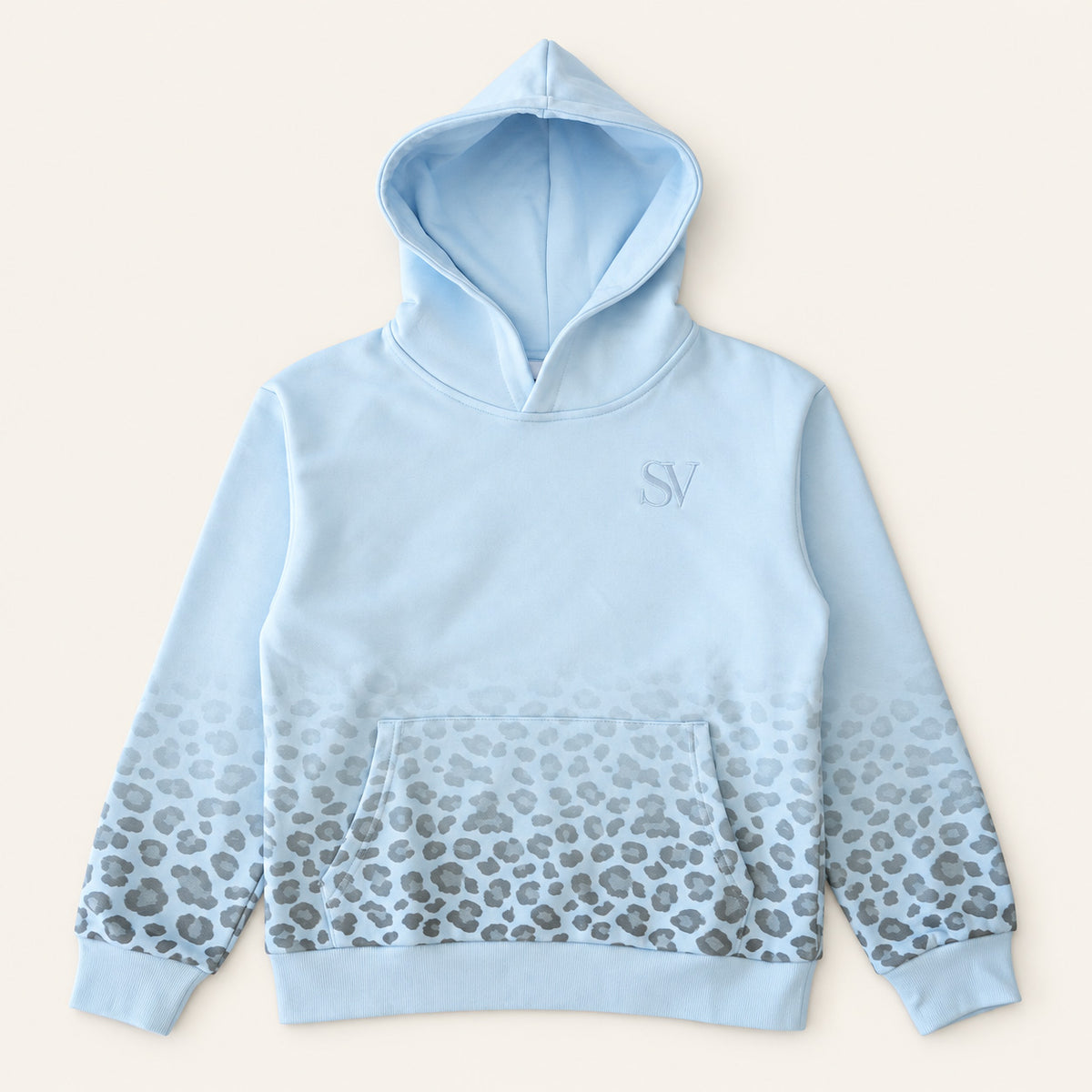 Hellblauer Hoodie mit Leopardenmuster von Santana Vega, Vorderansicht
