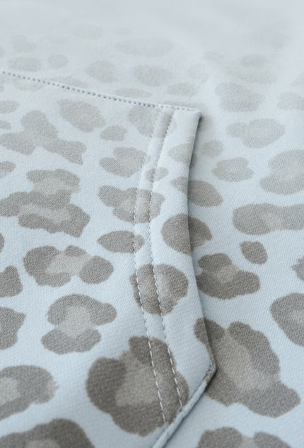 Qualitätsdetail des Leopardenmusters von Santana Vega