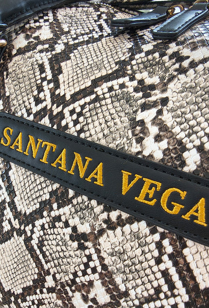 Stickerei und Lederdetail von Santana Vega